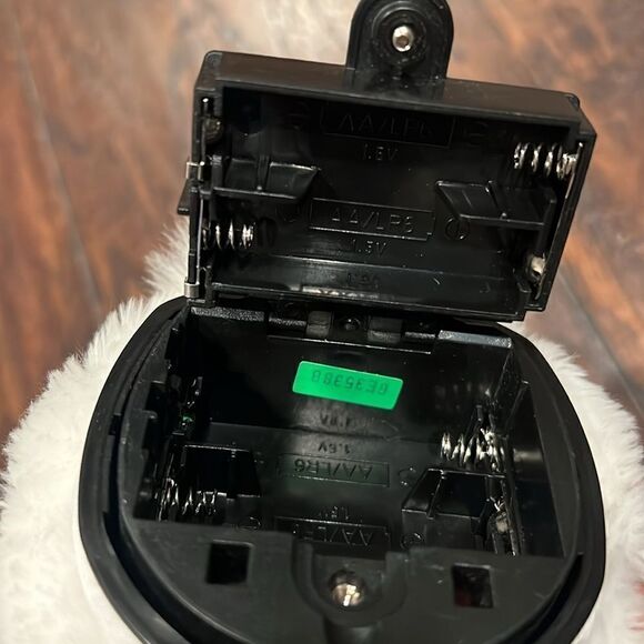 Furby 1998 Original 1st Generation White Snowball 70-800 New no box - Picture 11 of 11